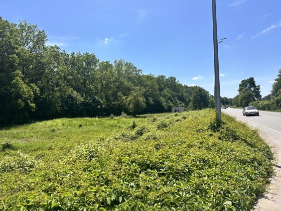 Ділянка комерційного признач 20 с.Вінниця. Гніванське шосе . 1 лінія. Винница