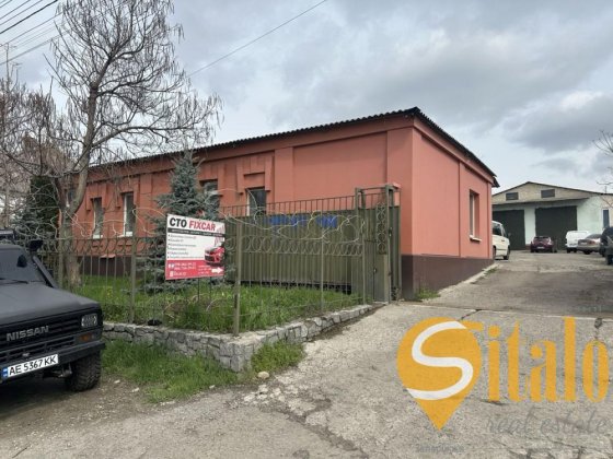 Продаж комерційного обʼєкту з будинком в центрі міста