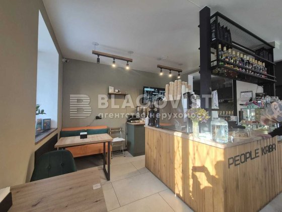 Продаж приміщення під кафе, кав"ярню, 42м. Фасадна сталінка, М.Дарниця Київ