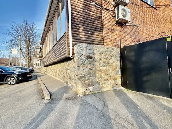 Центр. 430 кв. М під Салон, Магазин, лікарня або іншу сферу послуг Кропивницкий