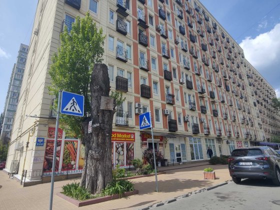 Продаж НФ 110метрів фасад Клавдійвська 40А з орендарями Київ