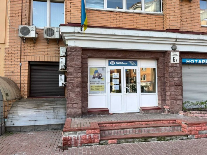 Продаж фасадного офісного приміщення 66,5 м2, проспект Івасюка, 6-б - фото 1