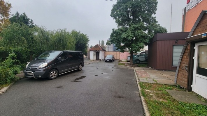 Продаж будівлі 940м2 біля метро Чернігівська, вул. Гніздовського - фото 1