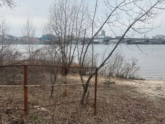 Майновий комплекс на березі Дніпра Київ Паркова дорога Киев