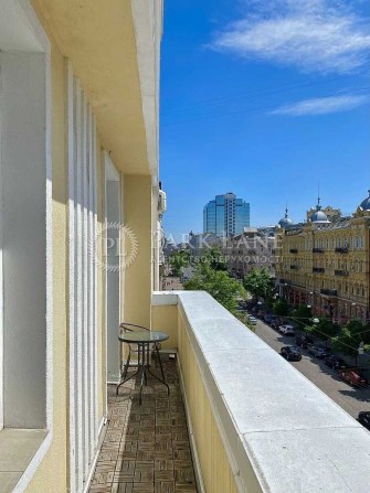 Продаж! Офіс 230 метрів Фасад Богдана Хмельницького 48 Центр - фото 1