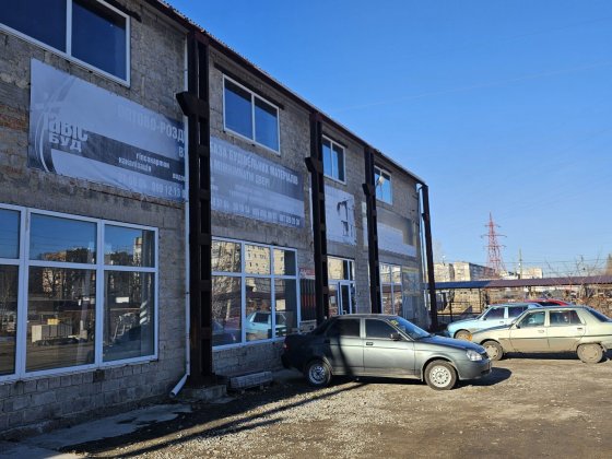 Продам діючу базу будівельних матеріалів  вул.Героїв України Кропивницький