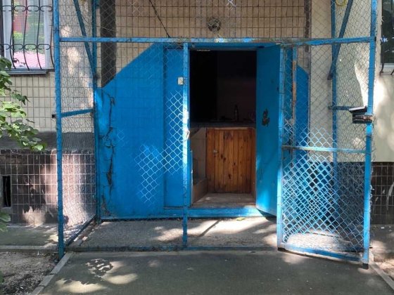 Голосіївський, Нежитлові приміщення 12,8 м2 Київ вул Лятошинського 14А Киев