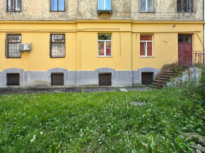 Продається цокольне приміщення в жилому будинку на Шота Руставелі - фото 1