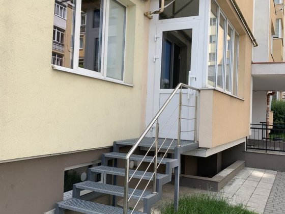 Продам приміщення пл.Князя Святослава Львов