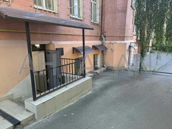 Продам офисное помещение 306 м2 . Бульварно-Кудрявская Київ