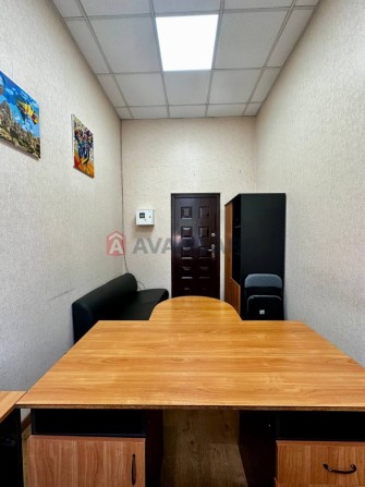 Продаю офісне приміщення 9 кв.м. Центр - фото 1