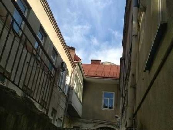 ЦЕНТР!Наливайка Неж.приміщення (підвал) 109,3 м2. Потребує кап.ремонту Львів