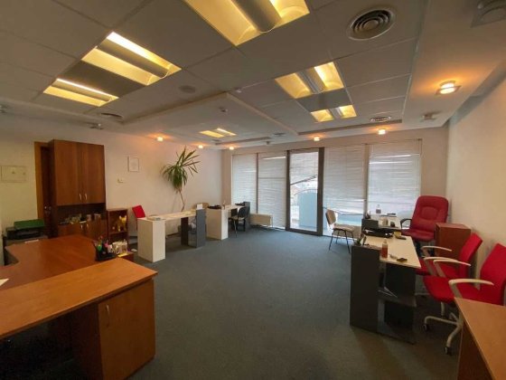 Без%! Продаж бизнес центру, фасадної офісної будівлі (6200 кв.м.) Киев