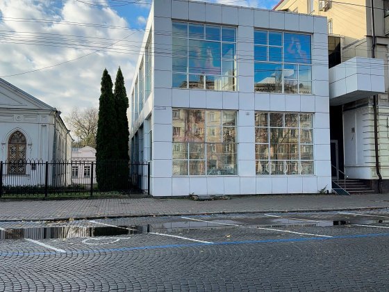 Продаж торгівельного приміщення 1886 кв.м. Яворницького 105 Дніпро