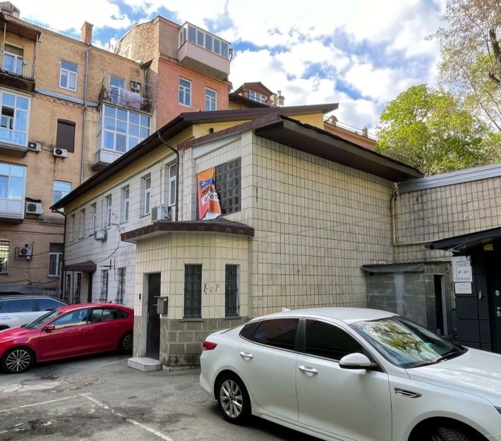 Продам окрему будівлю метро Театральна. - фото 1