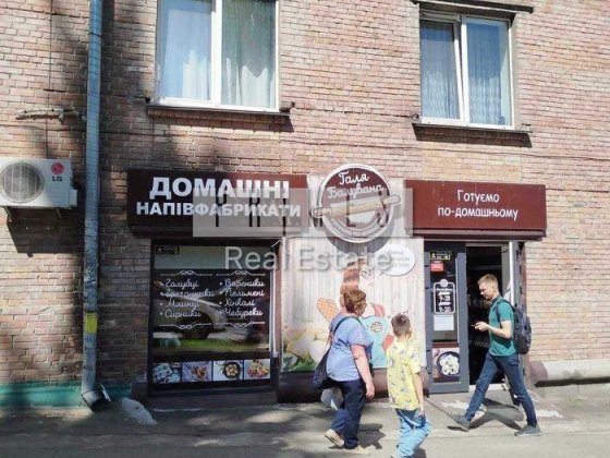Продаж фасадного торговельного приміщення, вул. Шовкуненка, 8/20 Київ