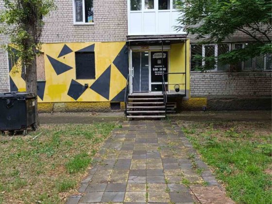 Магазин , офіс . Площа Перемоги , червона лінія . Миколаїв