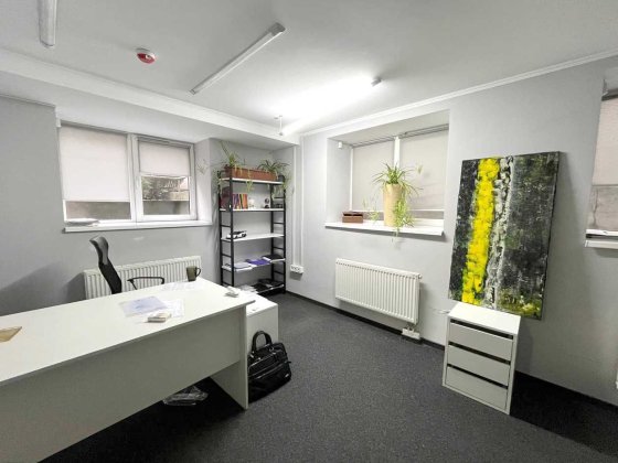 Продаж приміщення (офіс) з ремонтом у Франківському районі Львів