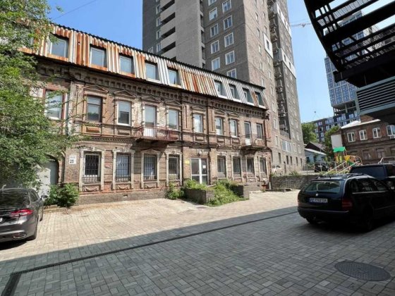 Продам Коммерческое здание 700 м², проспект Александра Поля, 25 Днепр