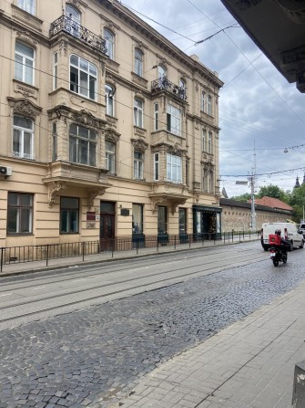 Продаж  комерці приміщення на пл.Митній ближній Центр - фото 1