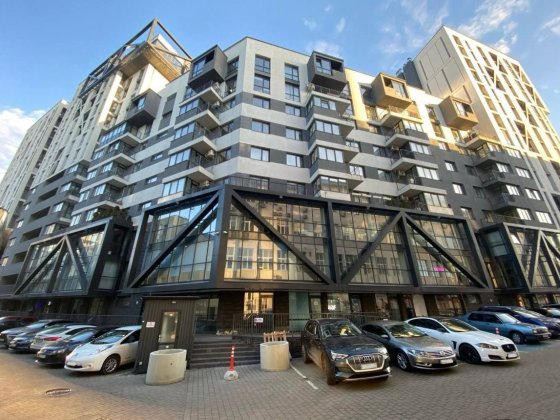 Продам комерційне фасадне приміщення вул..Героїв Упа Львів