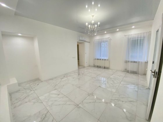 Продам помещение , квартира , фассадный вход, студия , центр , салон Миколаїв