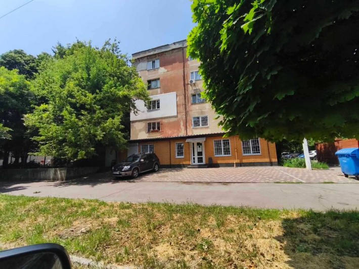 Продам фасадное помещение на Краснова /площадь Толбухина. 1L21 - фото 1