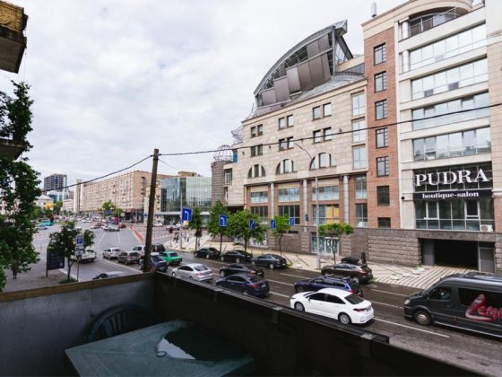 Прибутковий готель в центрі Киіва . Киев