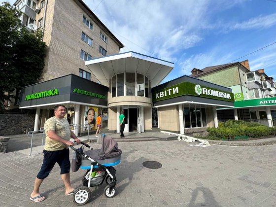 Оренда 5 м.кв фасадного приміщення в центрі під обмін валют, кав'ярна Васильков