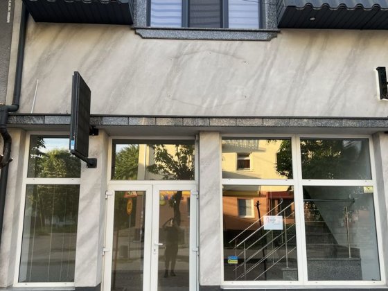 Оренда 2-го поверху магазину в центрі міста Виноградов