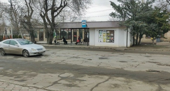 Помещение 16,5 КВ.м в Вознесенске, ул.Мотросова прямо на остановке - фото 1