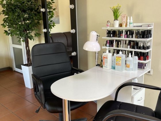 Сдам в аренду место для мастера маникюра и педикюра. Кам'янське