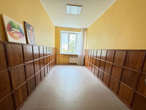 Комерційні приміщення 15 та 20 м2 в будівлі Автошколи! м. Вишгород! Вышгород