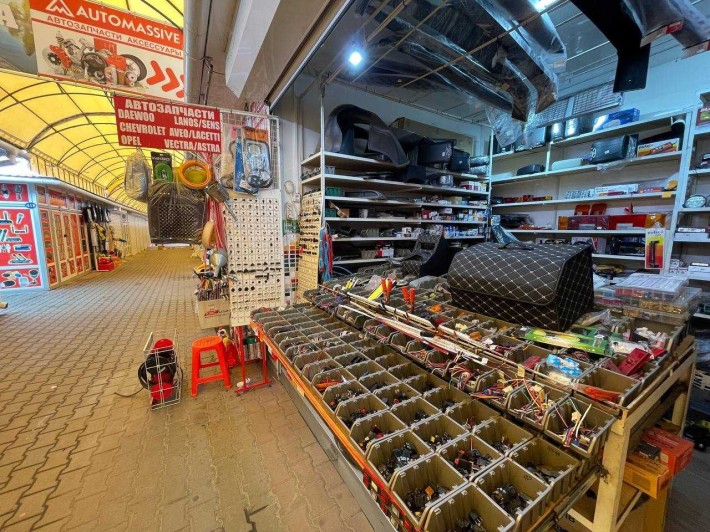 Сдам в аренду магазин на центральном рынке ряд "Поле чудес" - фото 1