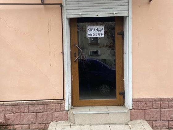 Комерційне приміщення на площі Героів 12м2 Калуш