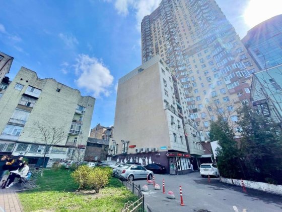 Продаж / Обмін приміщення 71.8 м2 .ЖК Елегант Київ