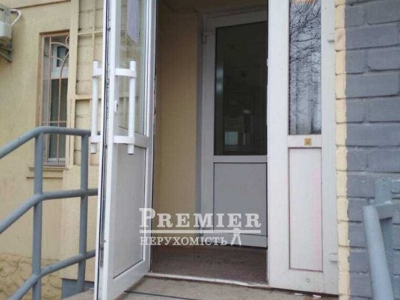 Фасадне приміщення під комерцію 52 кв.м  на Семена Палія. Одеса