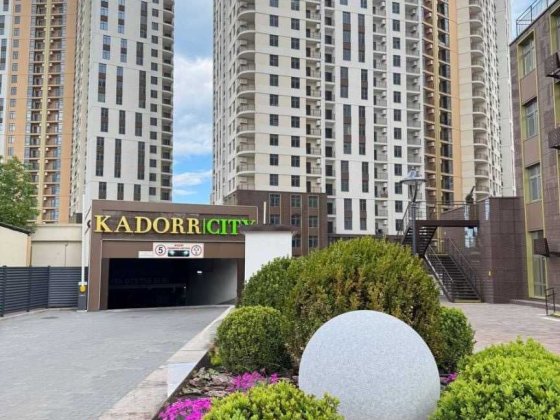 Продам 90м коммерческое помещ. Kadorr City Кадорр Сити коммерция фасад