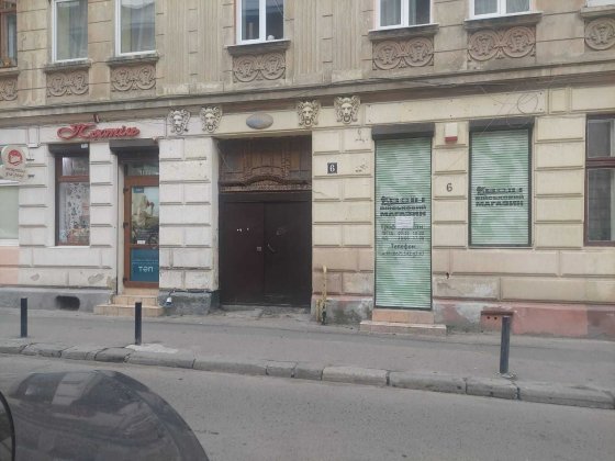 Продам фасадне приміщення біля Краківського ринку, вул. Крехівська Львів