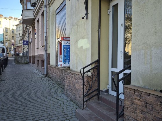 Продаж магазину пл. Св. Теодора 50м.кв. 100000у.о.а Львов