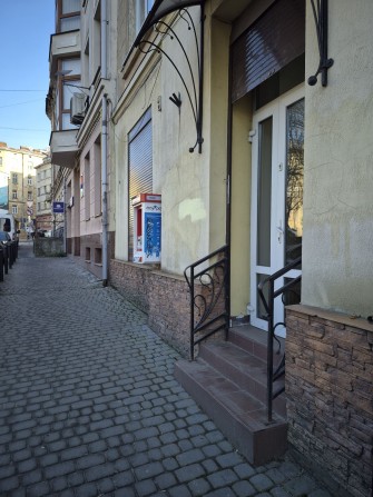 Продаж магазину пл. Св. Теодора 50м.кв. 100000у.о.а - фото 1