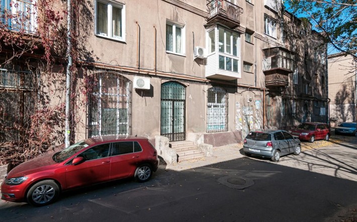 Продаж офісу по вул. Добролюбова - фото 1