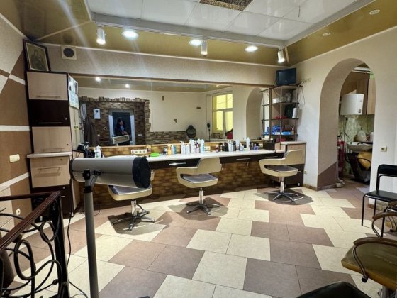 Продаж приміщення салону краси 60 м2 (вхід з площі Кропивницького) Львів