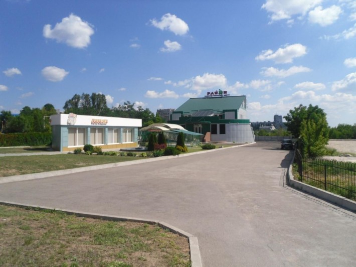 Окремо розташована будівля в центрі Хортицького району - фото 1