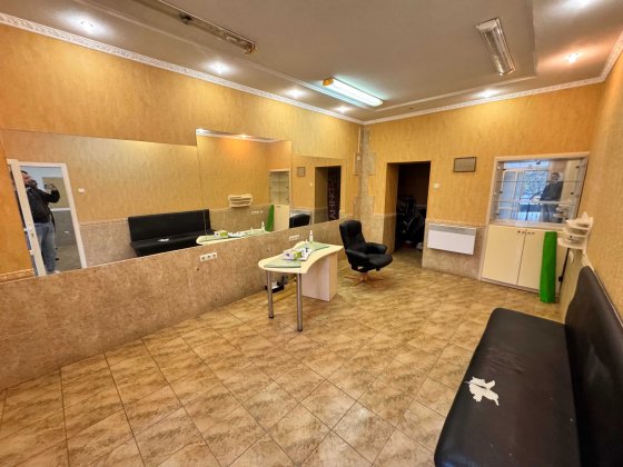 Намив Лазурна приміщення 45 кв.м. гарний стан густонаселений район Миколаїв