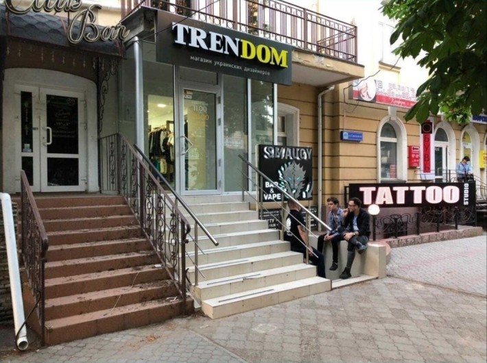 Соборная/Б Морская продажа фасадного помещения 100м 150000$ - фото 1