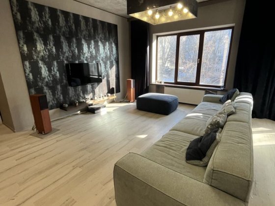 Продаю 2 этажное помешение ( 5 Слободская )  Центр Миколаїв