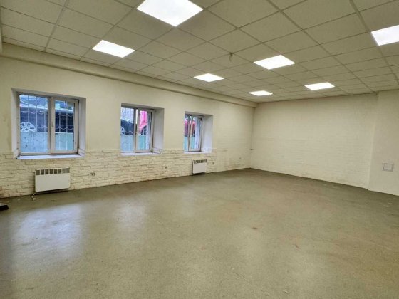 Продаж 104 кв.м комерційного приміщення в центрі Подолу,фасад,парковка Киев