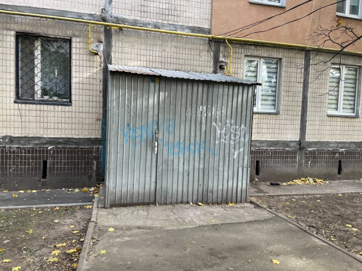 Голосіївський, Нежитлові приміщення 13 м2 Київ, вул. Лятошинського 14А - фото 1