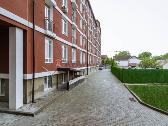 Продаж цокольного приміщення 43м2 вул. Д. Луценка 2в Київ